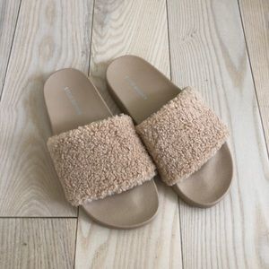 Steve Madden Faux Shearling Slide